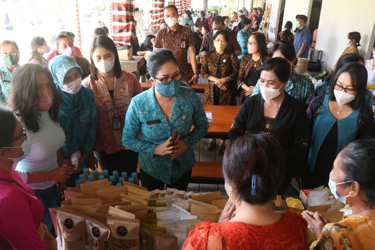 podiumnews.com-Dekranasda Tabanan: Apapun Program Provinsi Kami Selalu Mendukung